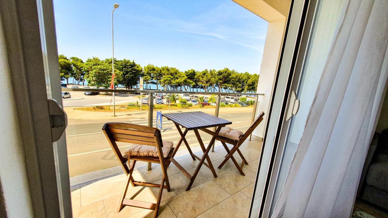 Olav Holiday Apartments Bar Exterior foto